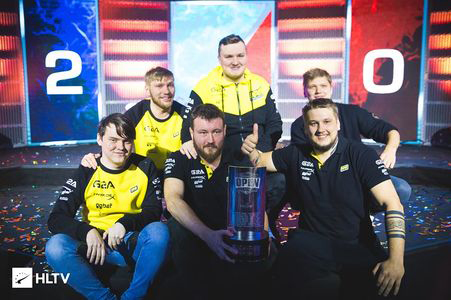 一个作为新 一个作为新