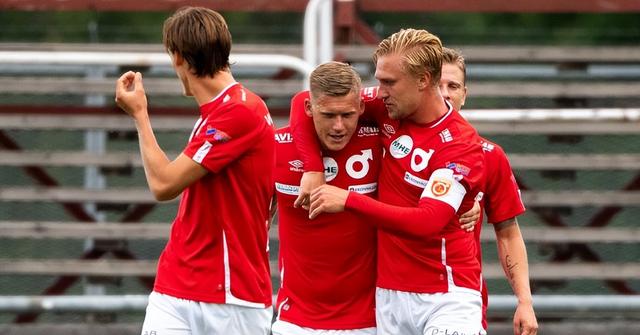 的表现使得 的表现使得